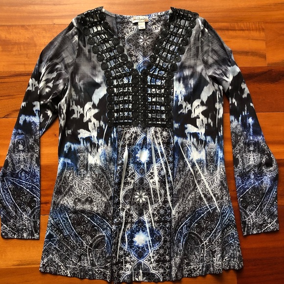 World Unity Boho Pattern Top - Picture 1 of 10